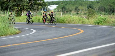 Tayland - 24 Haziran 2018: Kırsal yolda bisiklet yarışması