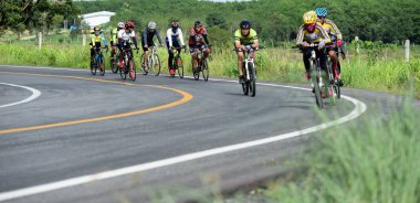 Amatör Bisiklet sporcular yapmak en iyi şekilde bisiklet yarışı sadaka gezi çabalarını 