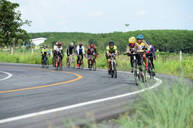 Amatör Bisiklet sporcular yapmak en iyi şekilde bisiklet yarışı sadaka gezi çabalarını 