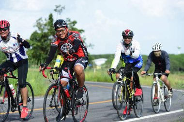 Amatör Bisiklet sporcular yapmak en iyi şekilde bisiklet yarışı sadaka gezi çabalarını 