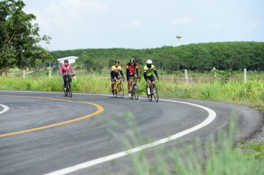 Amatör Bisiklet sporcular yapmak en iyi şekilde bisiklet yarışı sadaka gezi çabalarını 