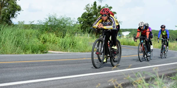 2018年6月24日 農村道路での自転車競技 — ストック写真
