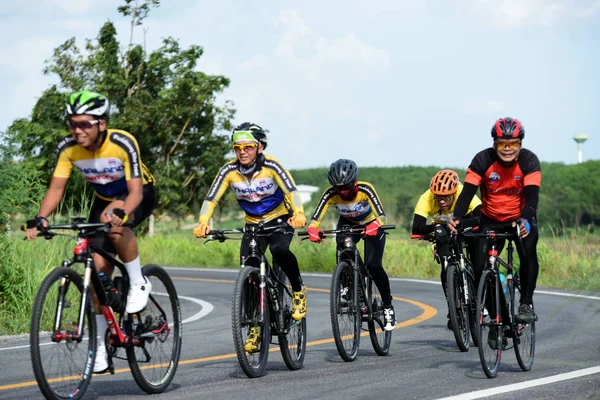 Tayland - 24 Haziran 2018: Kırsal yolda bisiklet yarışması