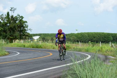 Tayland - 24 Haziran 2018: Kırsal yolda bisiklet yarışması