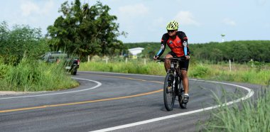 Amatör Bisiklet sporcular yapmak en iyi şekilde bisiklet yarışı sadaka gezi çabalarını 