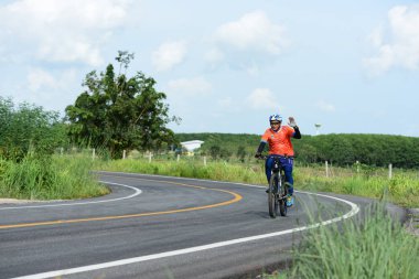 Amatör Bisiklet sporcular yapmak en iyi şekilde bisiklet yarışı sadaka gezi çabalarını 