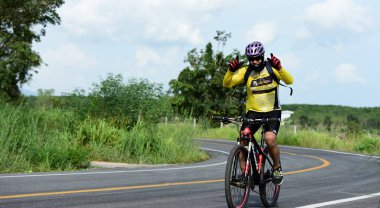 Amatör Bisiklet sporcular yapmak en iyi şekilde bisiklet yarışı sadaka gezi çabalarını 
