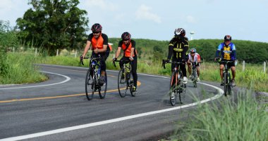 Amatör Bisiklet sporcular yapmak en iyi şekilde bisiklet yarışı sadaka gezi çabalarını 