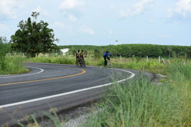 Amatör Bisiklet sporcular yapmak en iyi şekilde bisiklet yarışı sadaka gezi çabalarını 