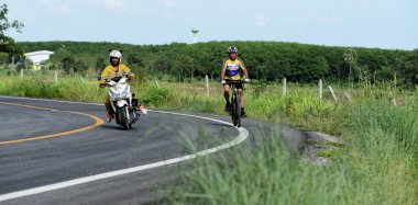 Amatör Bisiklet sporcular yapmak en iyi şekilde bisiklet yarışı sadaka gezi çabalarını 