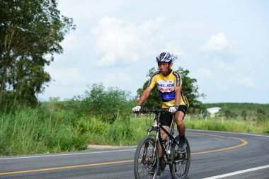 Tayland - 24 Haziran 2018: Kırsal yolda bisiklet yarışması