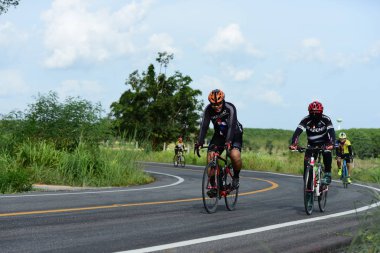 Tayland - 24 Haziran 2018: Kırsal yolda bisiklet yarışması