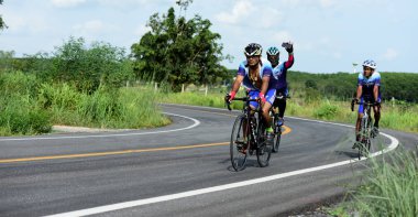 Amatör Bisiklet sporcular yapmak en iyi şekilde bisiklet yarışı sadaka gezi çabalarını 