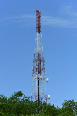 gökyüzüne karşı büyük iletişim Kulesi