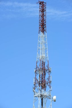 gökyüzüne karşı büyük iletişim Kulesi