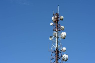 gökyüzüne karşı büyük iletişim Kulesi