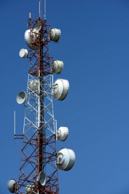 gökyüzüne karşı büyük iletişim Kulesi