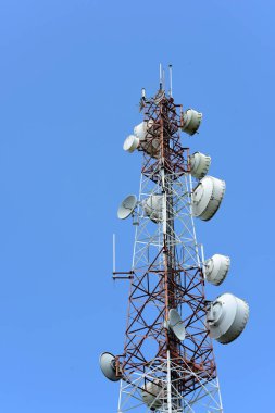 mavi, gök, iletişim, Kablosuz, kule, kuleleri, anten, telekomünikasyon, teknolojisi, ekipmanları, ağ, telefon, cep, İstasyonu, mikrodalga, uydu, metal, küresel, hücre, yayın, beyaz, radyo, Telekom, sanayi, hücresel, telecommunicati