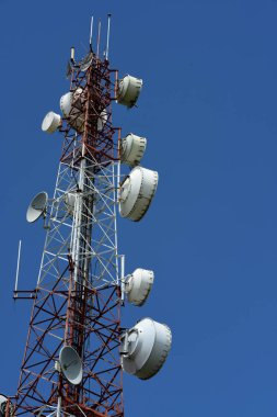 gökyüzüne karşı büyük iletişim Kulesi