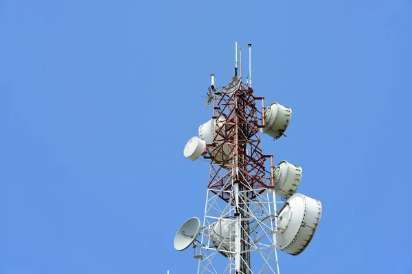 Bleu Ciel Communication Sans Fil Tour Tours Antenne Télécommunication Technologie — Photo