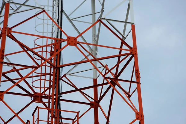 Grande Torre Comunicação Contra Céu — Fotografia de Stock