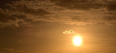 Modern şehir Achar binalarda yapım aşamasında vardır. Bangkok Tayland Modern Ofis Binası