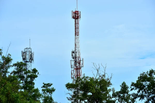 Sistem Microunde Antena Comunicare Wireless Cer Luminos Turnul Telecomunicații Antene — Fotografie, imagine de stoc