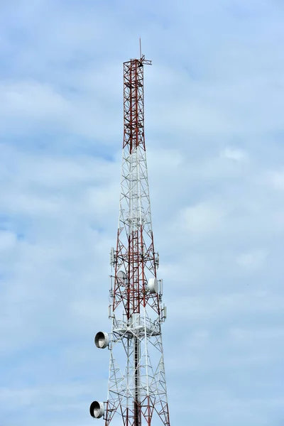 Antenne Communication Sans Fil Avec Ciel Brillant Tour Télécommunication Avec — Photo