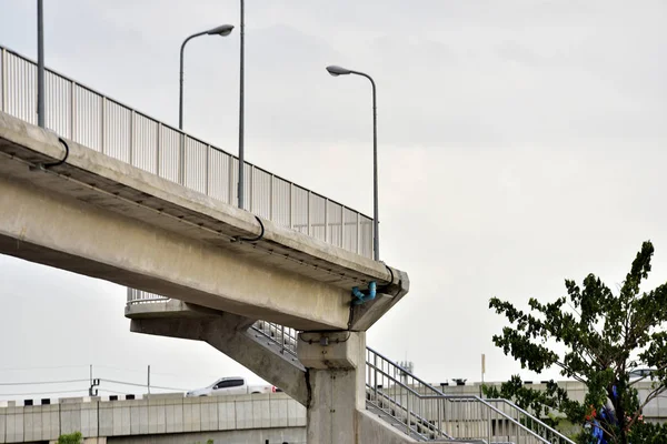 Estrutura Ponte Para Cruzar Principais Ruas Cidade Estrutura Uma Grande — Fotografia de Stock