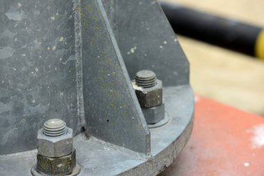 Büyük ışıklı Polonyalılar tabanının büyük bir fıstıklı kaplama bir metaldir.