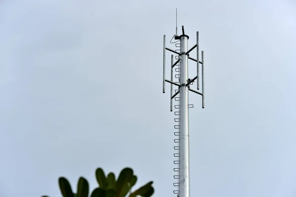 Строительство Башни Установки Антенны Системы Беспроводной Связи Микроволновая Система Антенна — стоковое фото