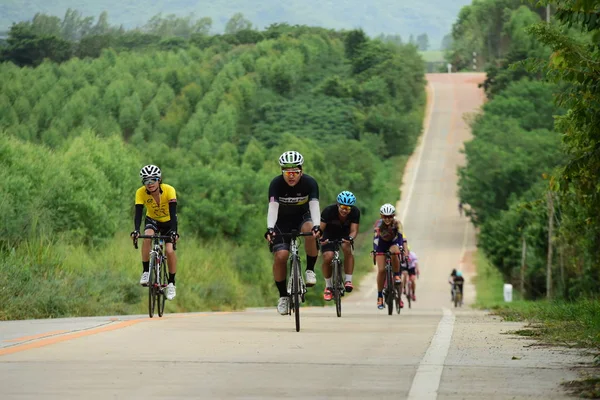 Athlètes Amateurs Vélo Tirent Meilleur Parti Leurs Efforts Dans Course — Photo