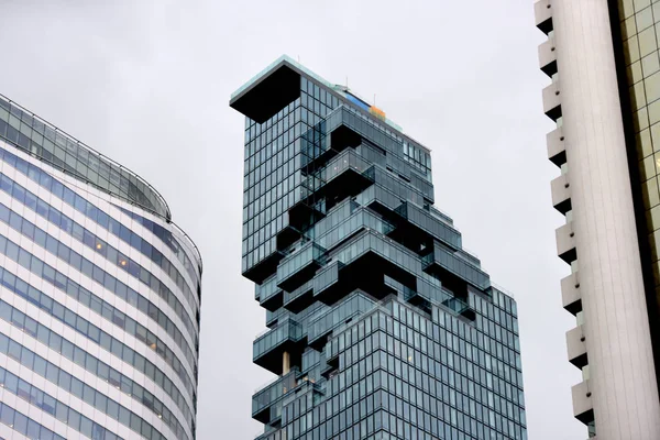 Bezoekers Omhoog Bij Bovenkant Van Toren Voor Een Bezoek Aan — Stockfoto