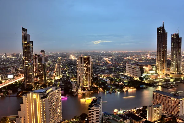 Bangkok Chao Phraya Nehri Gece Boyunca Ziyarete Kulenin Üstündeki Ziyaretçi — Stok fotoğraf