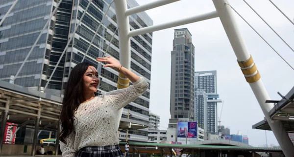 Hermosa Mujer Asiática Ciudad Centro —  Fotos de Stock