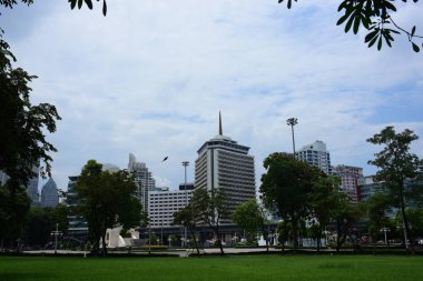 Şehir Merkezi ve yüksek binaların Bangkok ziyaretçilere Park üzerinde 20 Eylül 2018.