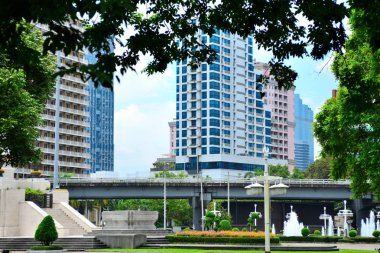 Şehir Merkezi ve yüksek binaların Bangkok ziyaretçilere Park üzerinde 20 Eylül 2018.