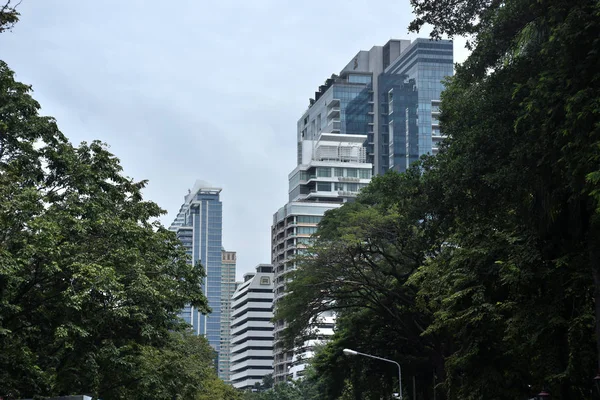 Besökare Till Centrum Och Höga Byggnader Bangkok Från Parken September — Stockfoto