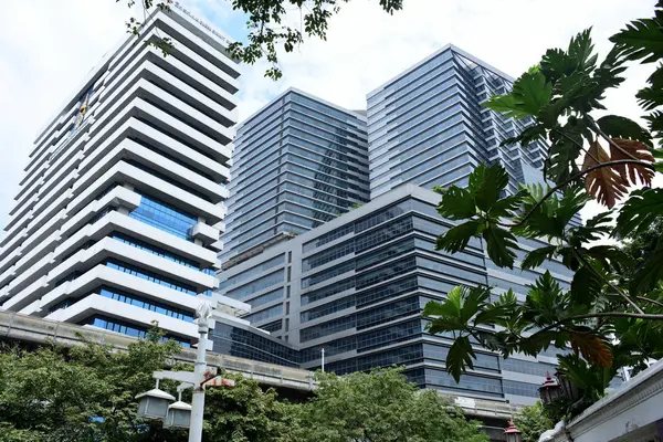 Besucher Der Innenstadt Und Hochhäuser Bangkok Aus Dem Park September — Stockfoto