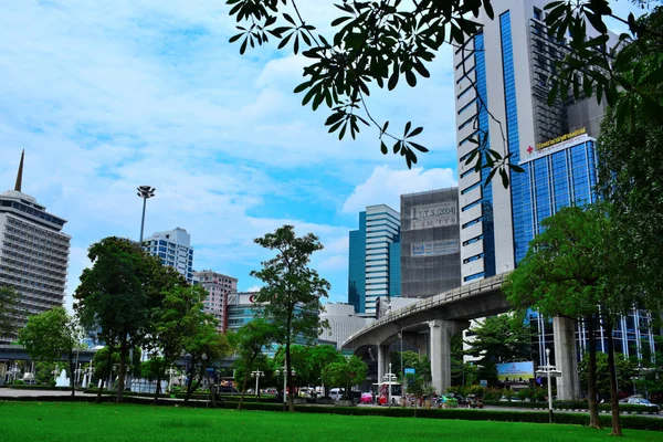 Visitantes Centro Cidade Edifícios Altos Banguecoque Partir Parque Setembro 2018 — Fotografia de Stock