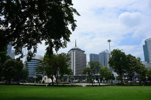 Şehir Merkezi ve yüksek binaların Bangkok ziyaretçilere Park üzerinde 20 Eylül 2018.