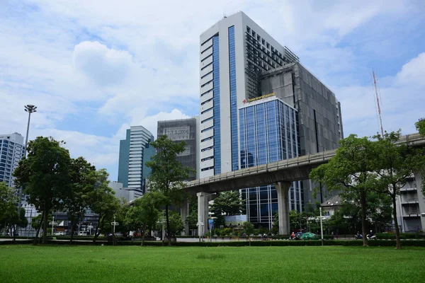 Látogatók Belváros Magas Emelkedése Épület Bangkokban Park 2018 Szeptember — Stock Fotó