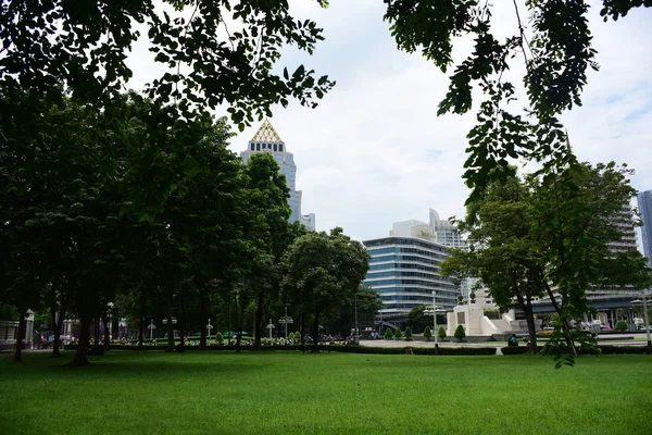 Odwiedzający Centrum Wieżowcach Bangkoku Parku Września 2018 — Zdjęcie stockowe