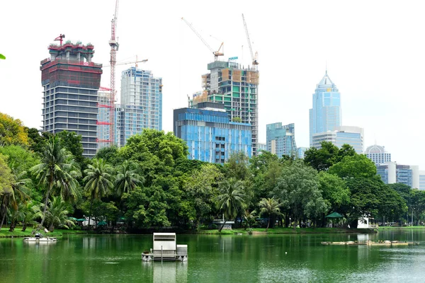 Visitantes Centro Cidade Edifícios Altos Banguecoque Partir Parque Setembro 2018 — Fotografia de Stock