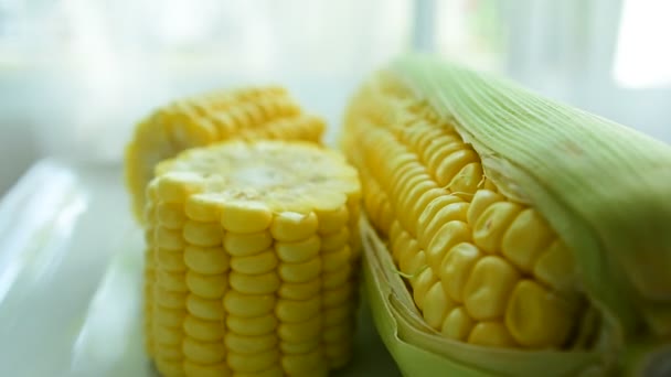 바탕에 신선한 과일입니다 토마토 피부에 신선한 토마토 신선한 닫습니다 다이어트 — 비디오