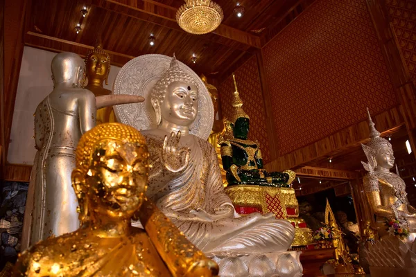 Gammelt Gyllent Buddhistisk Tempel Bangkok Thailand Helligdom Inne Buddhistisk Tempel – stockfoto