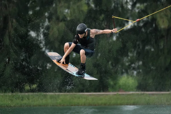 Молодий Спортсмен Таїланд Практикує Sportwater Ради Wake Парк Canal Жовтня — стокове фото