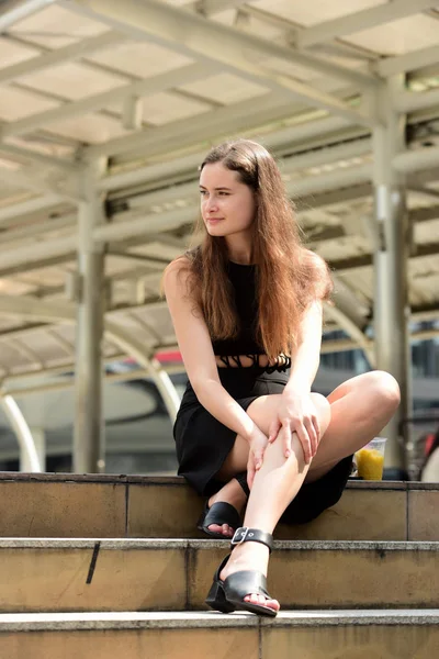 Beautiful Young Caucasian Woman City Downtown — Stock Photo, Image