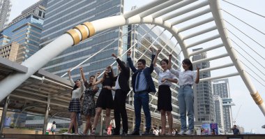 Şehir Merkezi ve yüksek binaların Bangkok ziyaretçilere Park üzerinde 20 Eylül 2018.