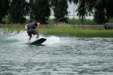 Tayland - 07 Ekim 2018: Nehirde Wakeboard yarışması